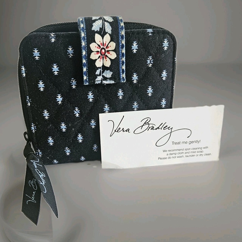 Vera Bradley Black Floral Blue Accents Wallet/Change Purse New - Picture 1 of 5